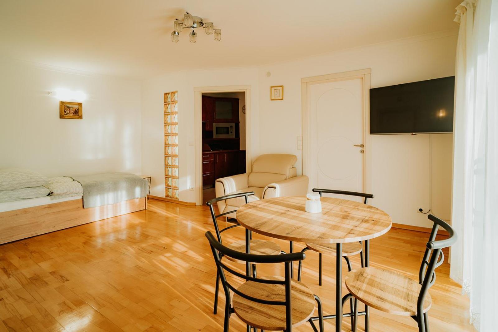 Apartamenty Pod Dzwonkiem Wadowice Exterior foto